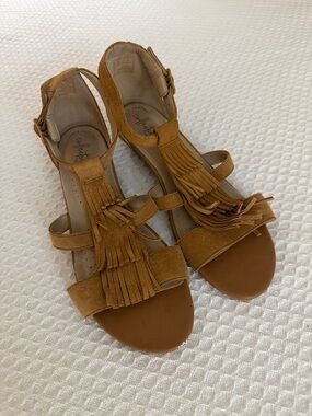 Clarke’s Ultimate Comfort Collection Boho Festival Fringe Suede Sandals 8.5